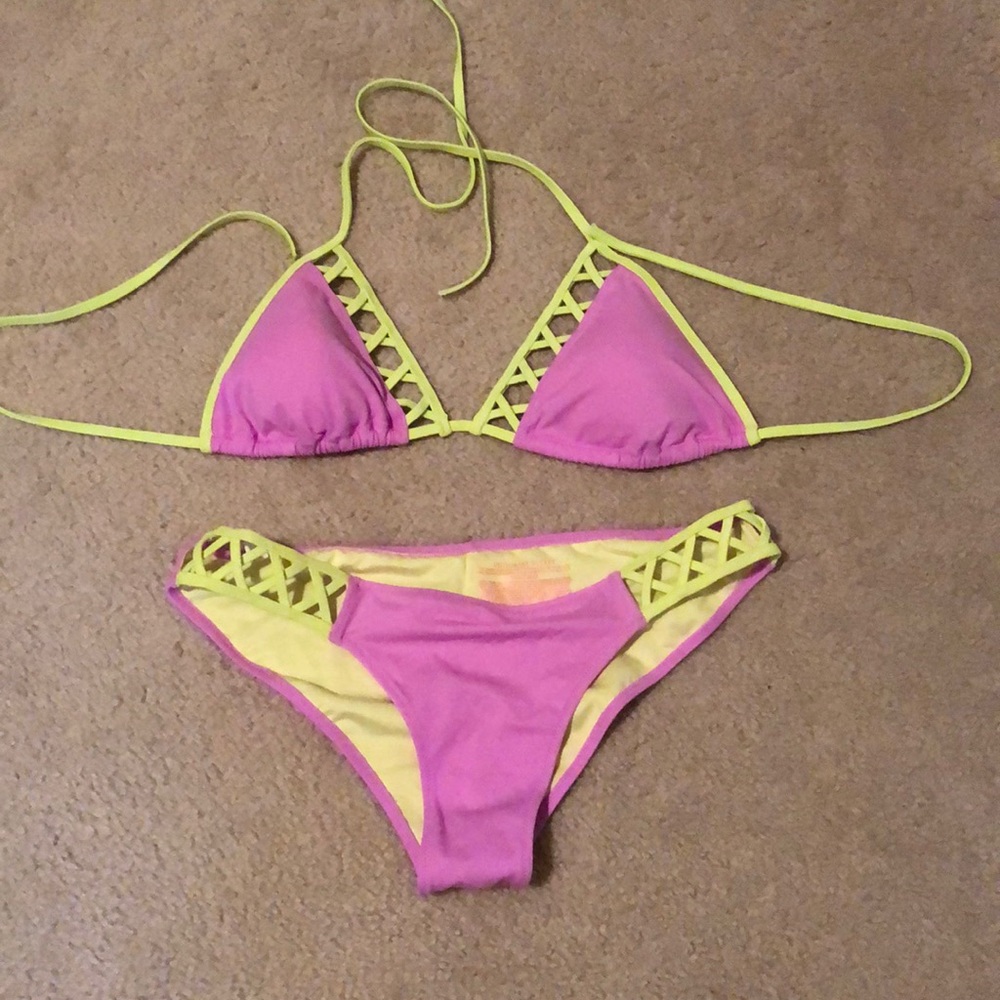 Victoria’s Secret bikini